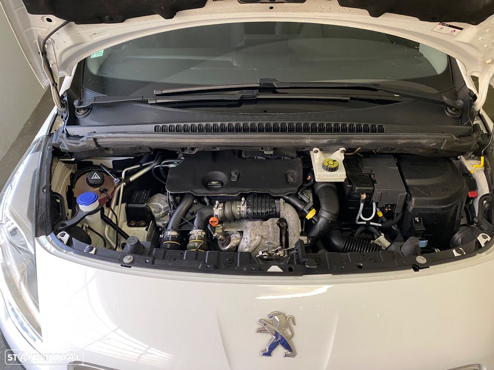 Peugeot 3008 1.6 HDi Allure - 16