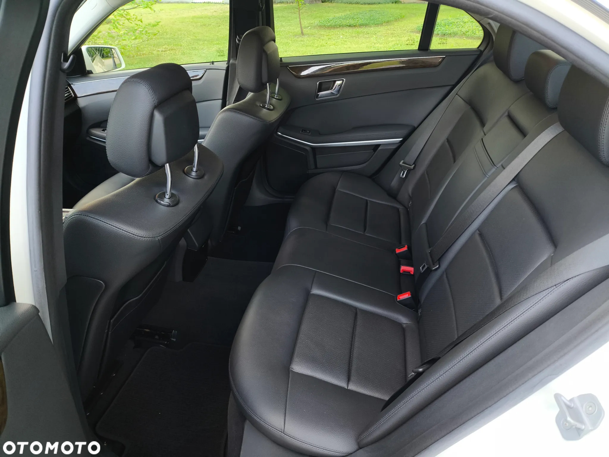 Mercedes-Benz Klasa E 200 T BlueEFFICIENCY - 24