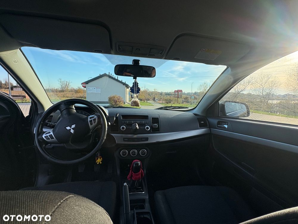 Mitsubishi Lancer 1.8 Intense - 12