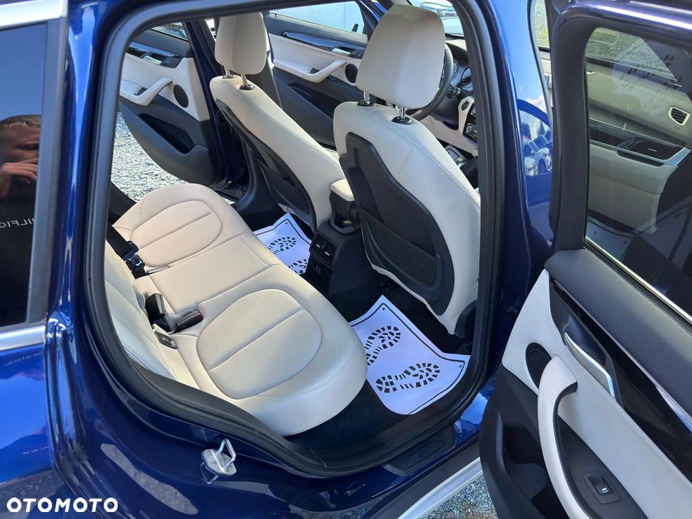 BMW X1 xDrive25i Advantage - 17
