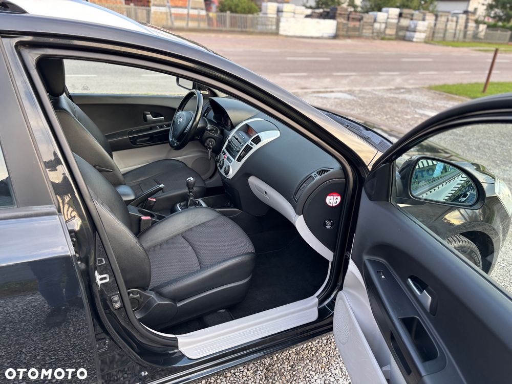 Kia Ceed - 10