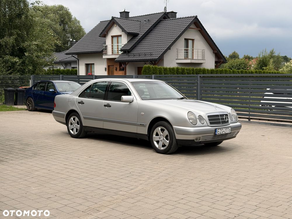 Mercedes-Benz Klasa E - 1