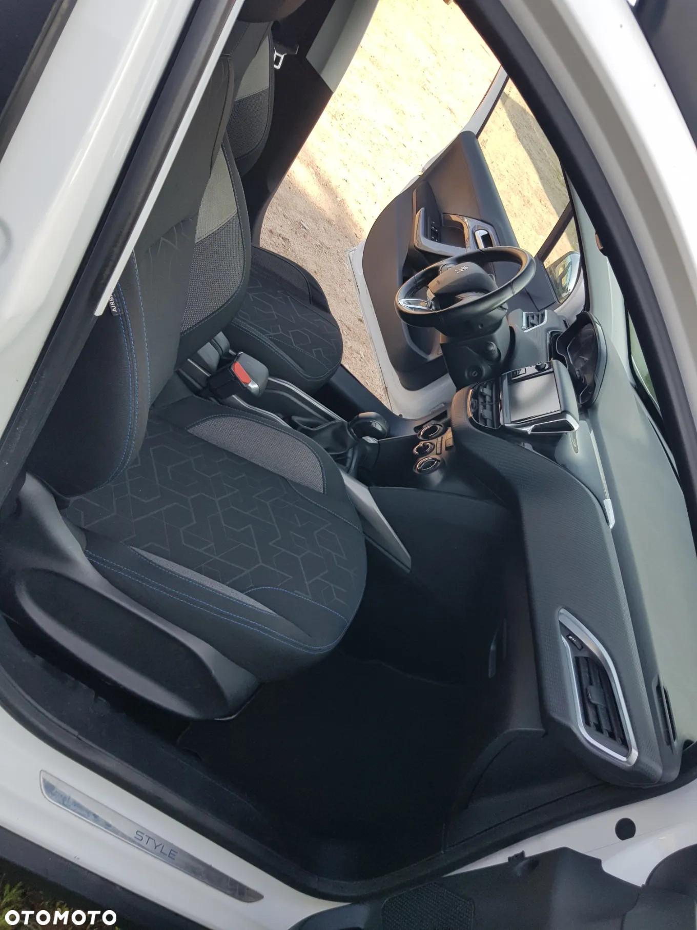 Peugeot 2008 - 18