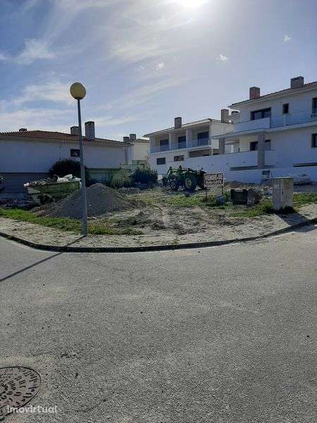 Vendo lote de terreno na Covilhã ( Urbanização do Belo Zêzere ) - Grande imagem: 2/4