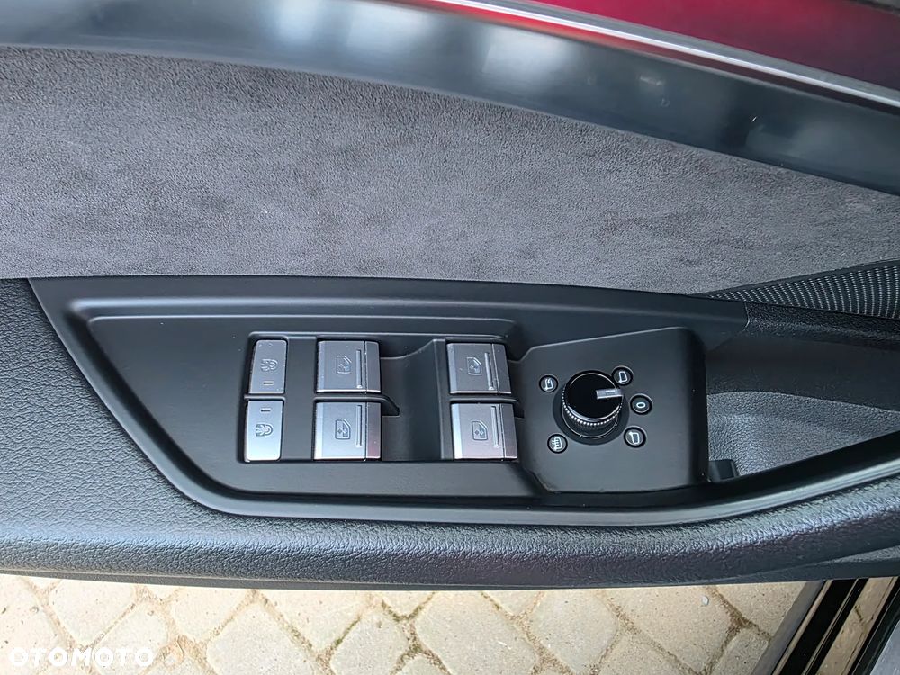 Audi e-tron 55 quattro - 38