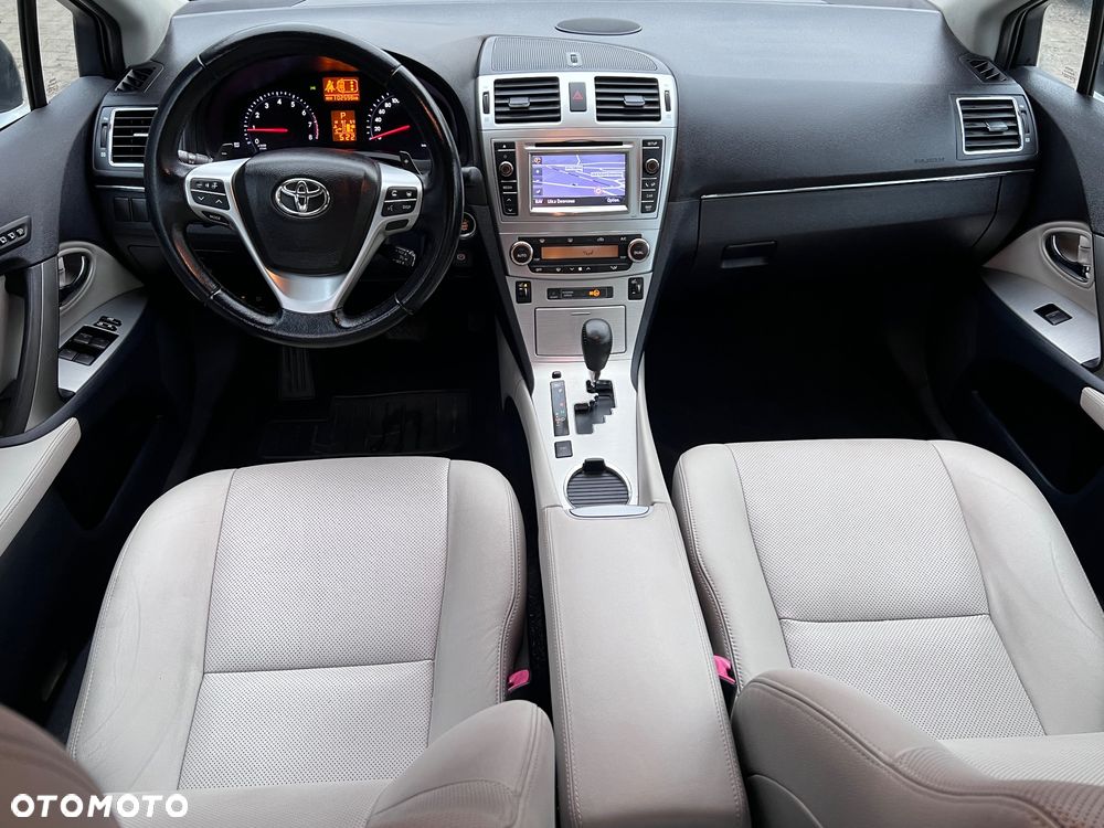 Toyota Avensis 1.8 Premium MS - 22