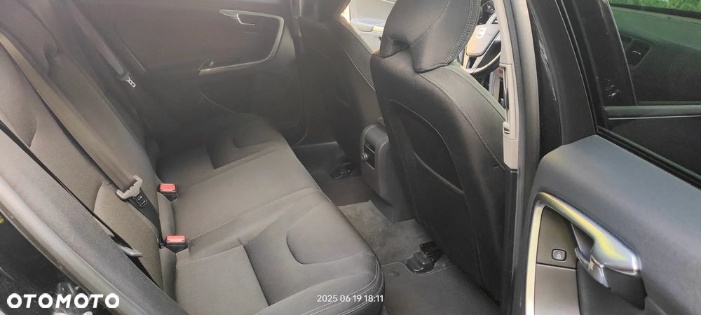 Volvo V60 D2 Drive-E Momentum - 4