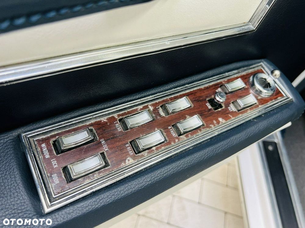 Lincoln Continental - 25