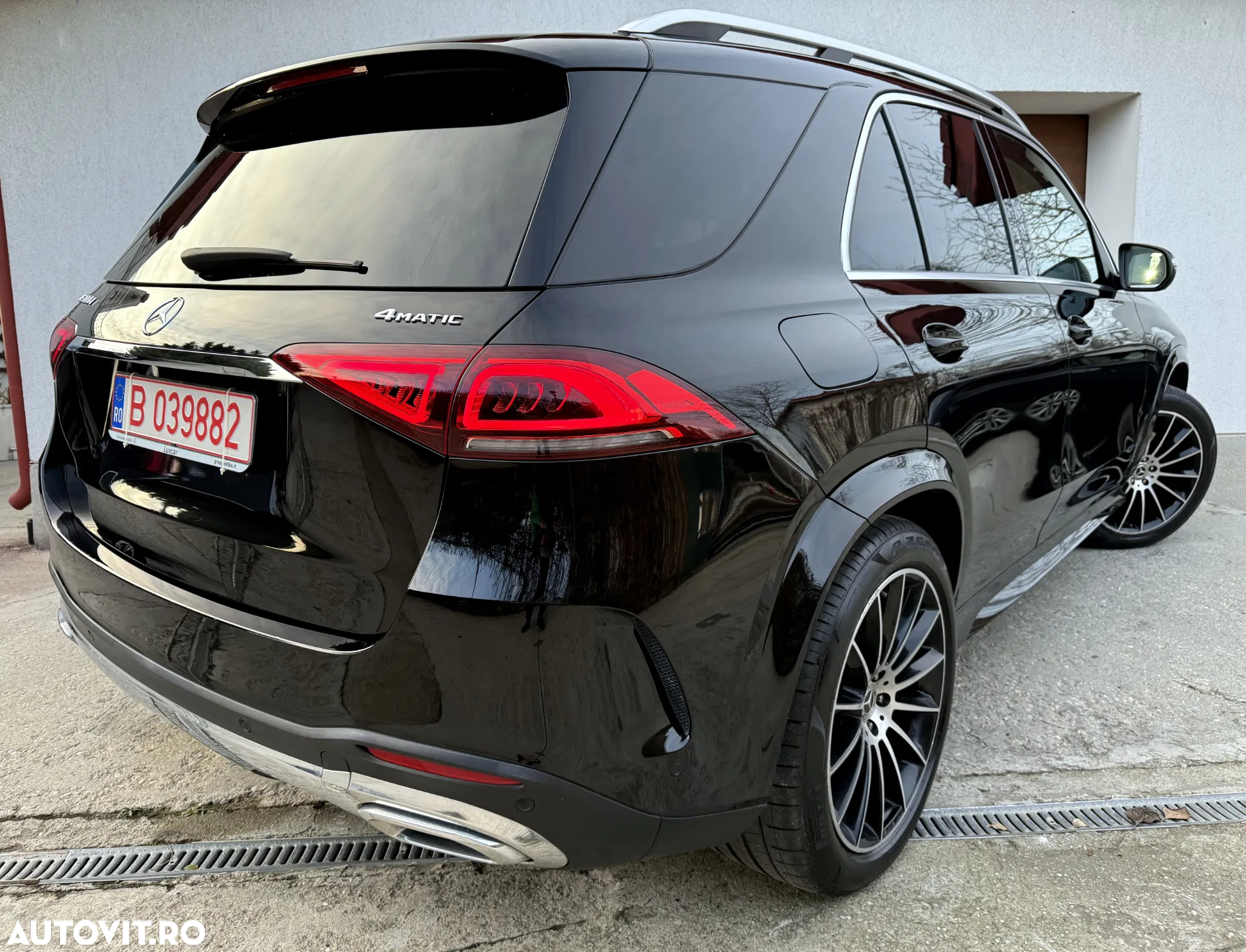 Mercedes-Benz GLE 300 d 4Matic 9G-TRONIC AMG Line - 31