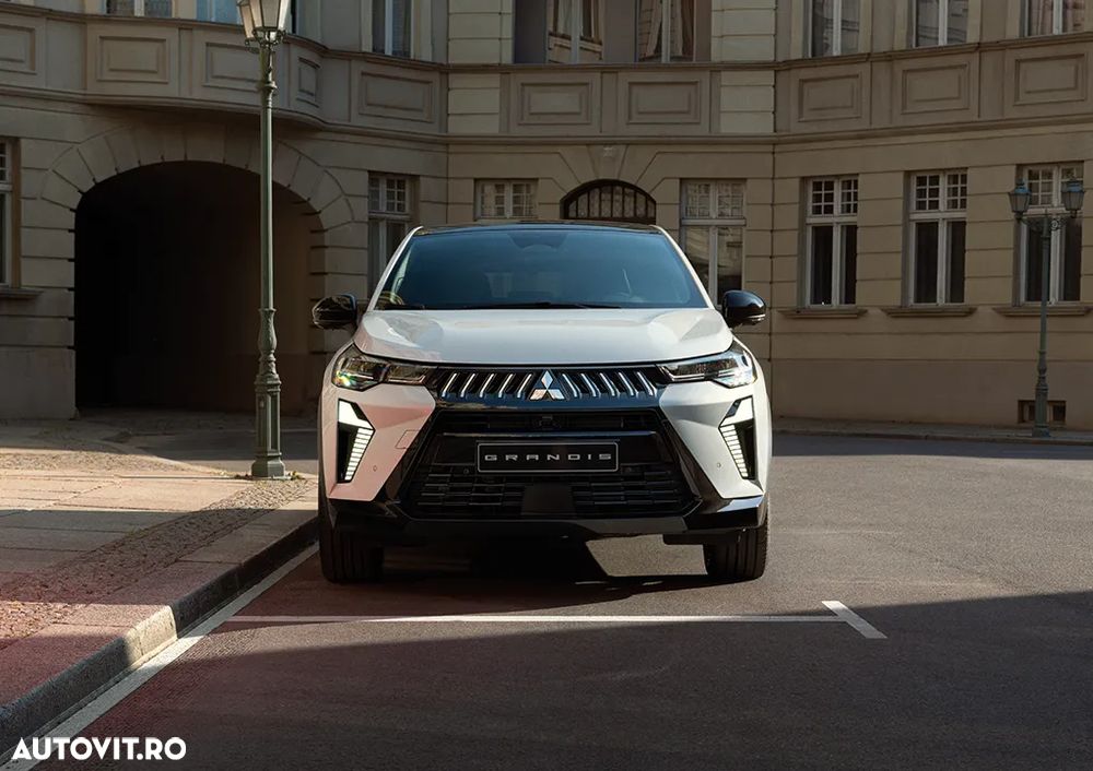 Mitsubishi Grandis - 2