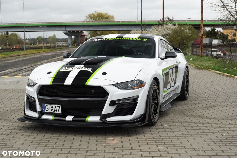 Ford Mustang - 1