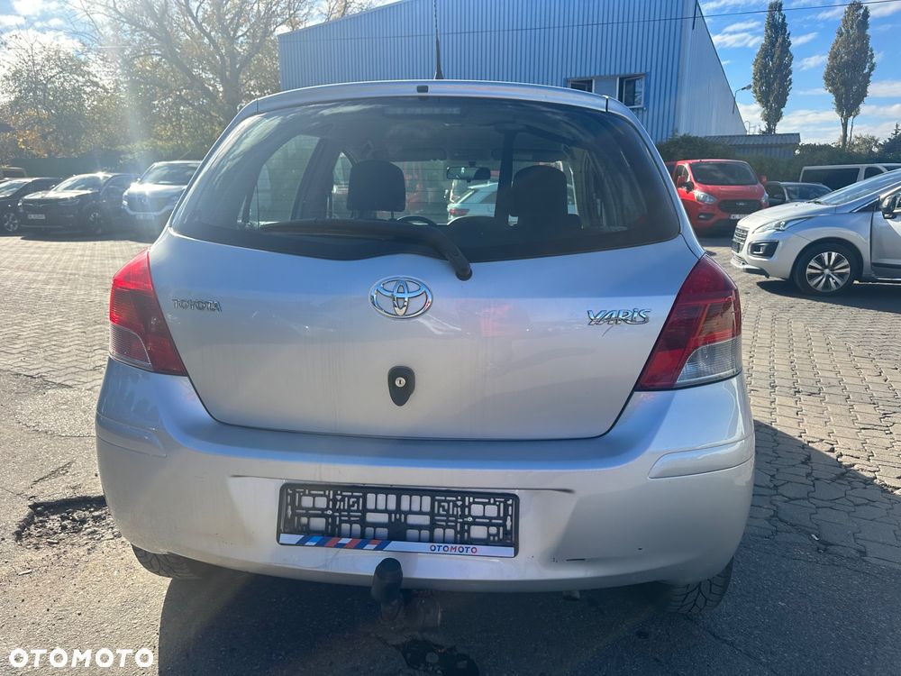Toyota Yaris 1.0 Entry EU5 - 3