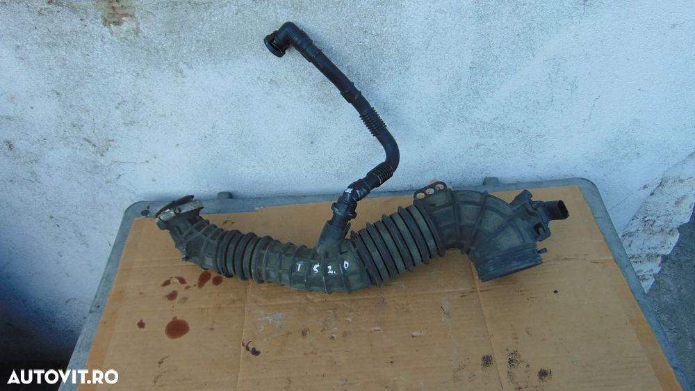 Furtun admisie aer Volkswagen Transporter T5 2.0 CAA TDI ,Cod 7E0129615 - 2