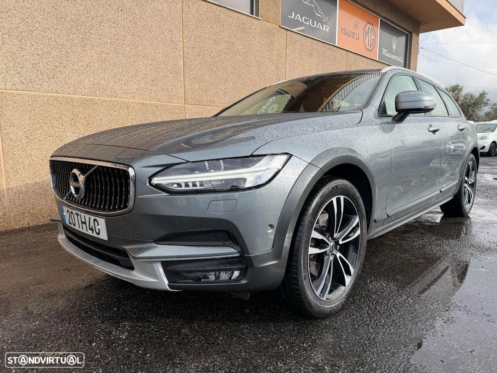Volvo V90 Cross Country 2.0 D4 Pro AWD Geartronic - 2