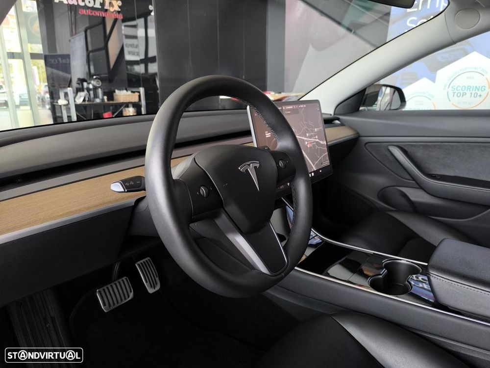 Tesla Model 3 - 7
