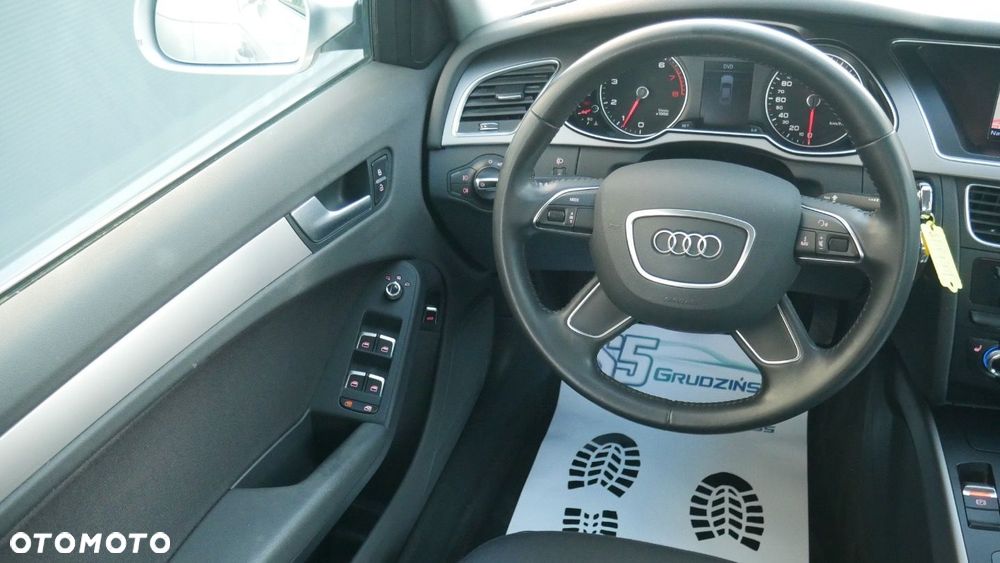 Audi A4 Limousine - 8