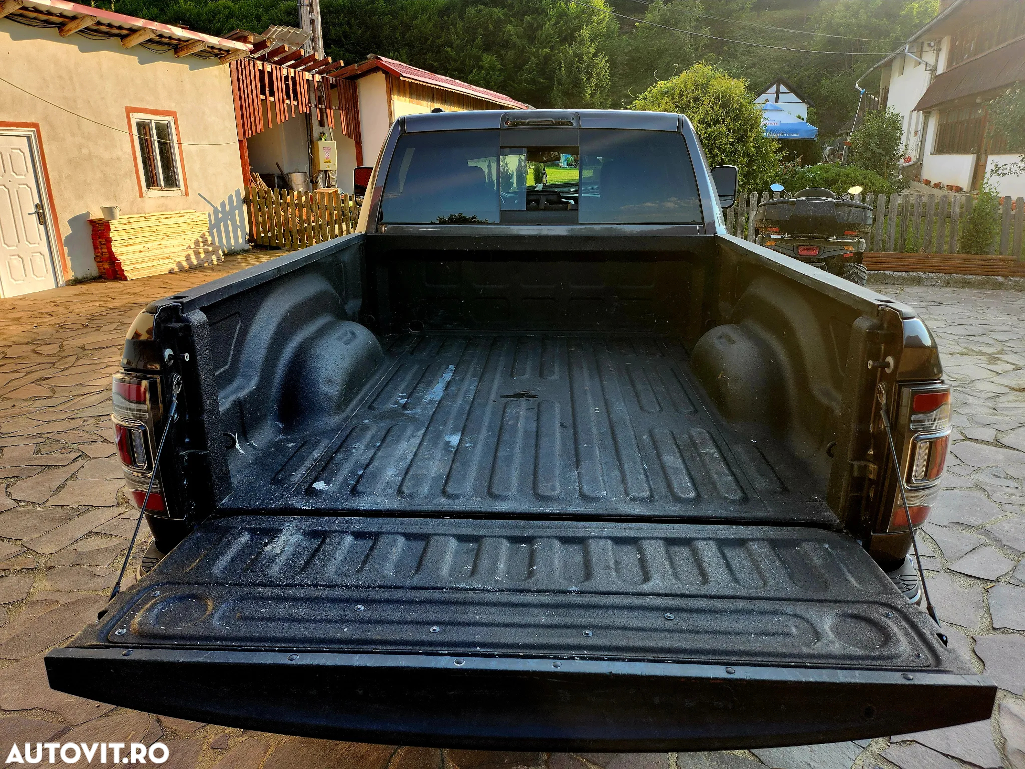 Dodge RAM - 28