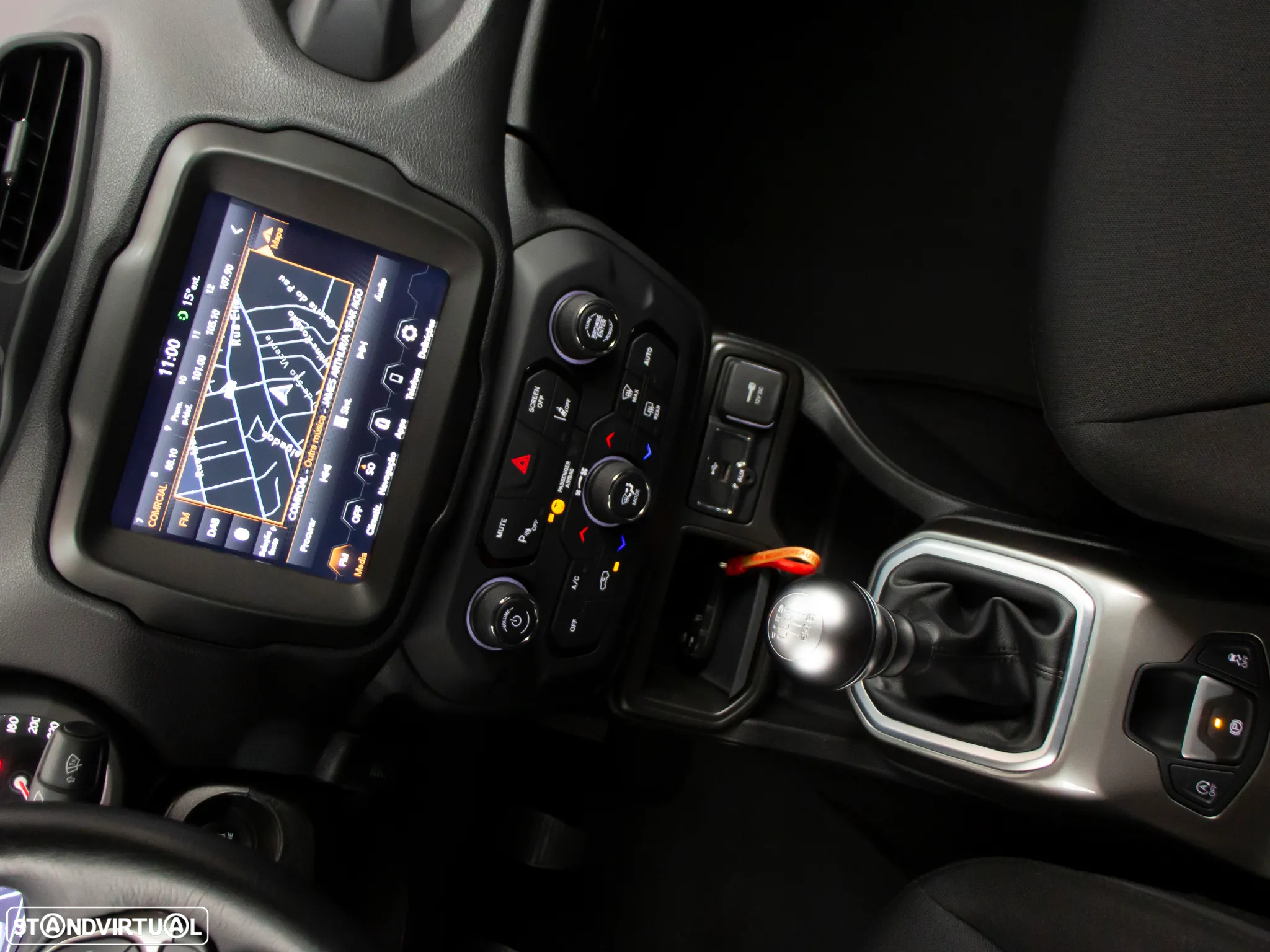Jeep Renegade 1.0 T Limited - 27