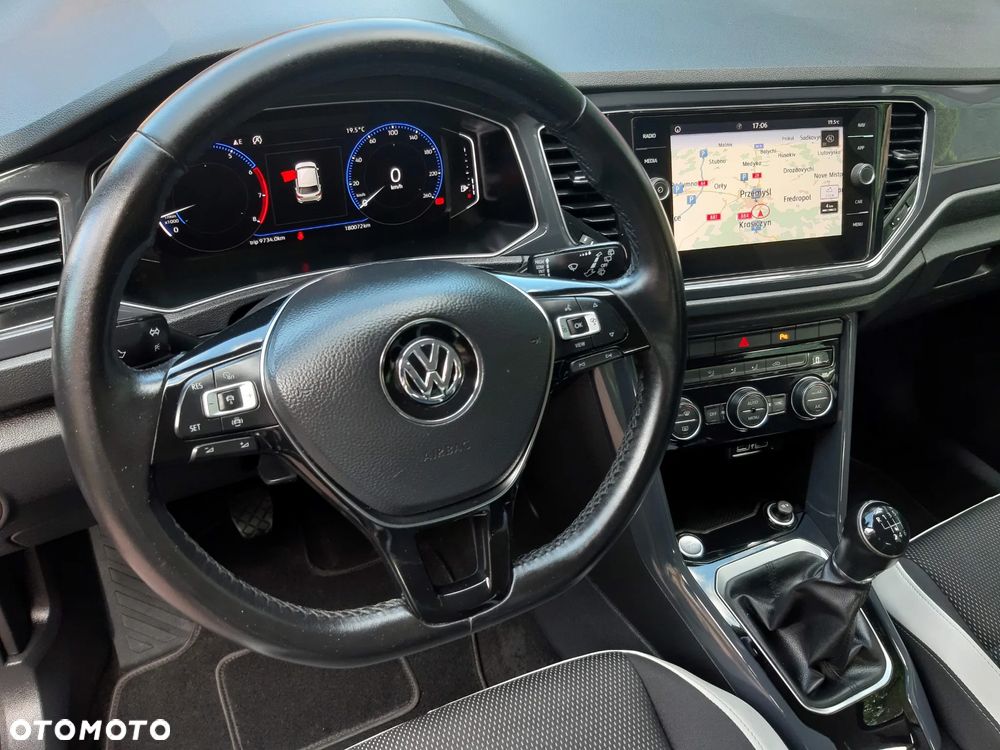 Volkswagen T-Roc - 17