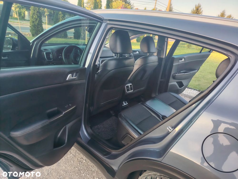 Kia Sportage 1.7 CRDI 2WD Dream-Team Edition - 16