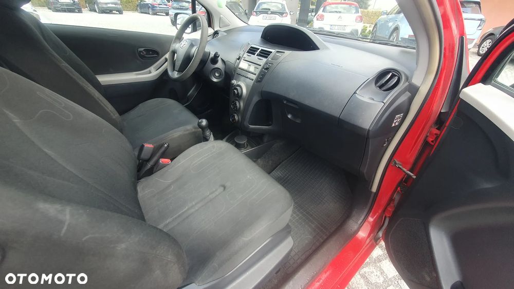 Toyota Yaris - 7