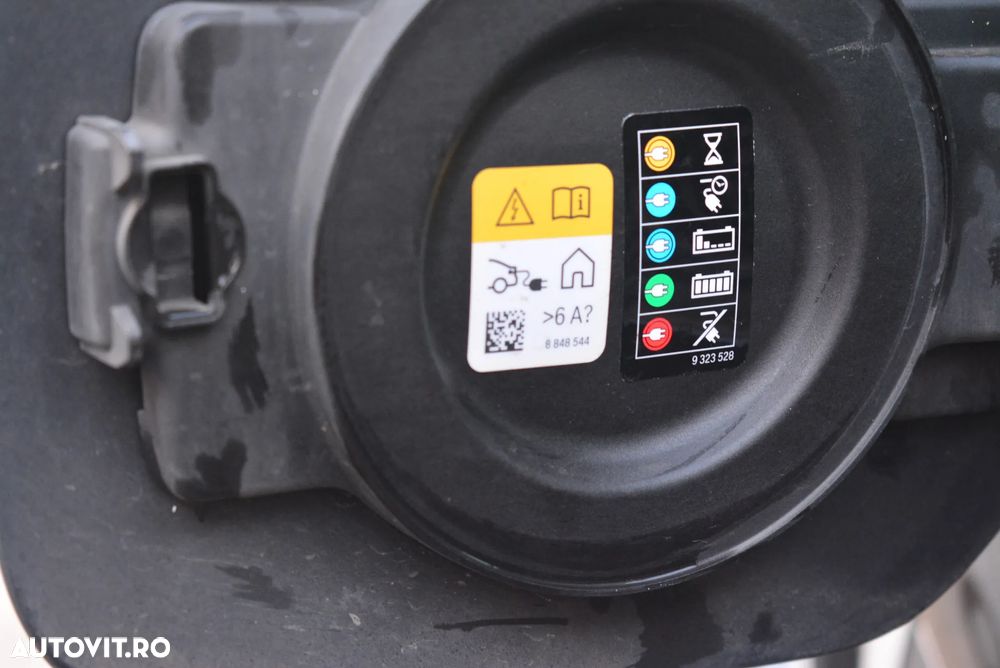 BMW Seria 3 330e Aut. Sport Line - 36