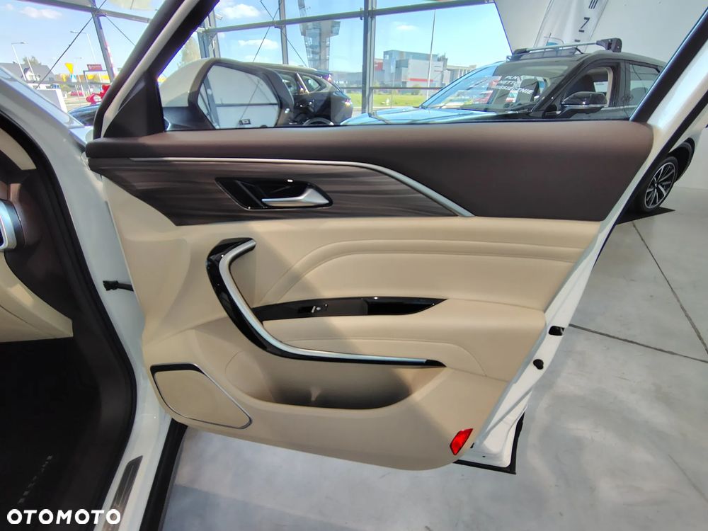 Bestune T77 1.5T Elegance DCT - 21