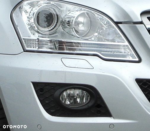 ZAŚLEPKA SPRYSKIWACZA MERCEDES ML W164 LIFT KOLORY - 2