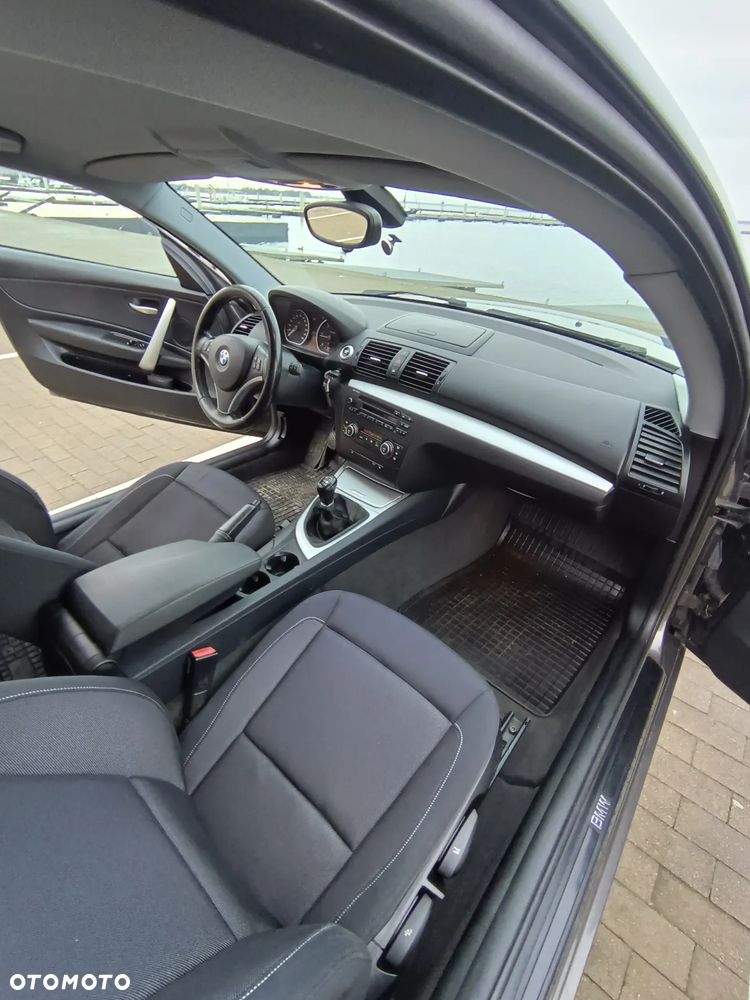 BMW Seria 1 118d DPF - 13