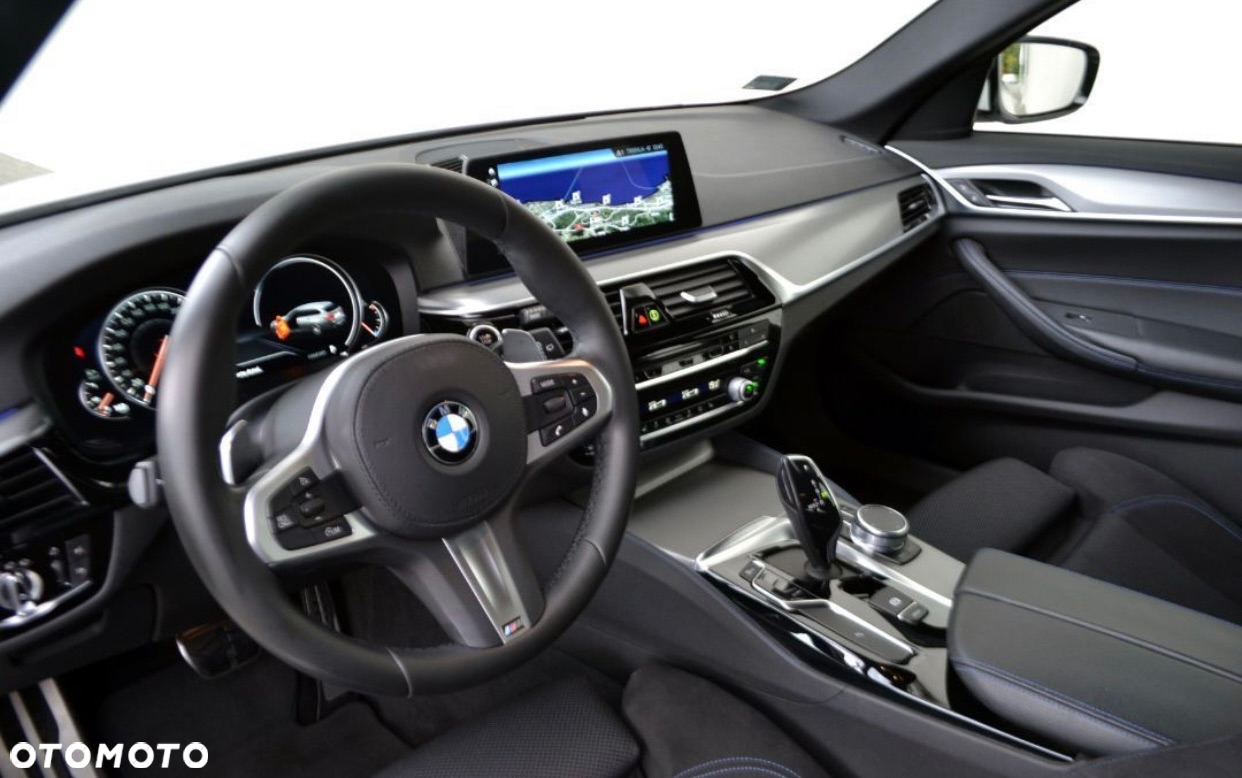BMW Seria 5 520d xDrive M Sport sport - 9