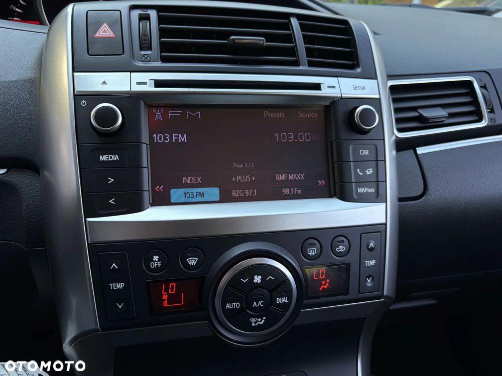 Toyota Verso 1.8 Premium 7os - 27