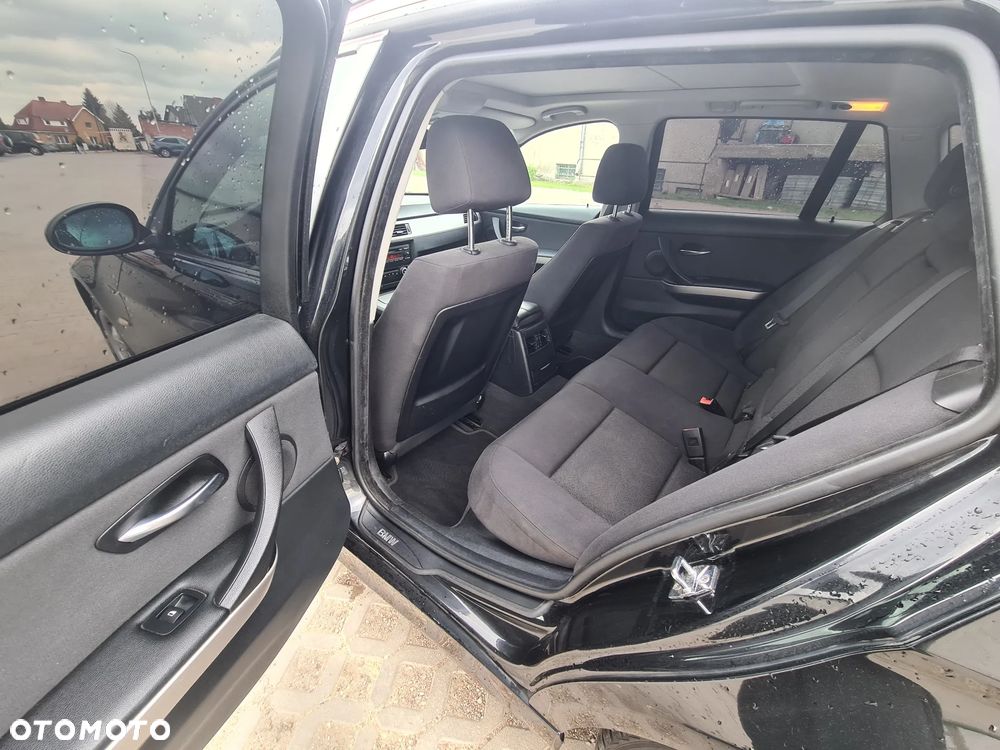 BMW Seria 3 318i - 9