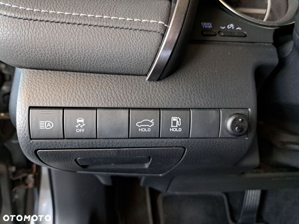 Toyota Camry 2.5 Hybrid Prestige CVT - 36