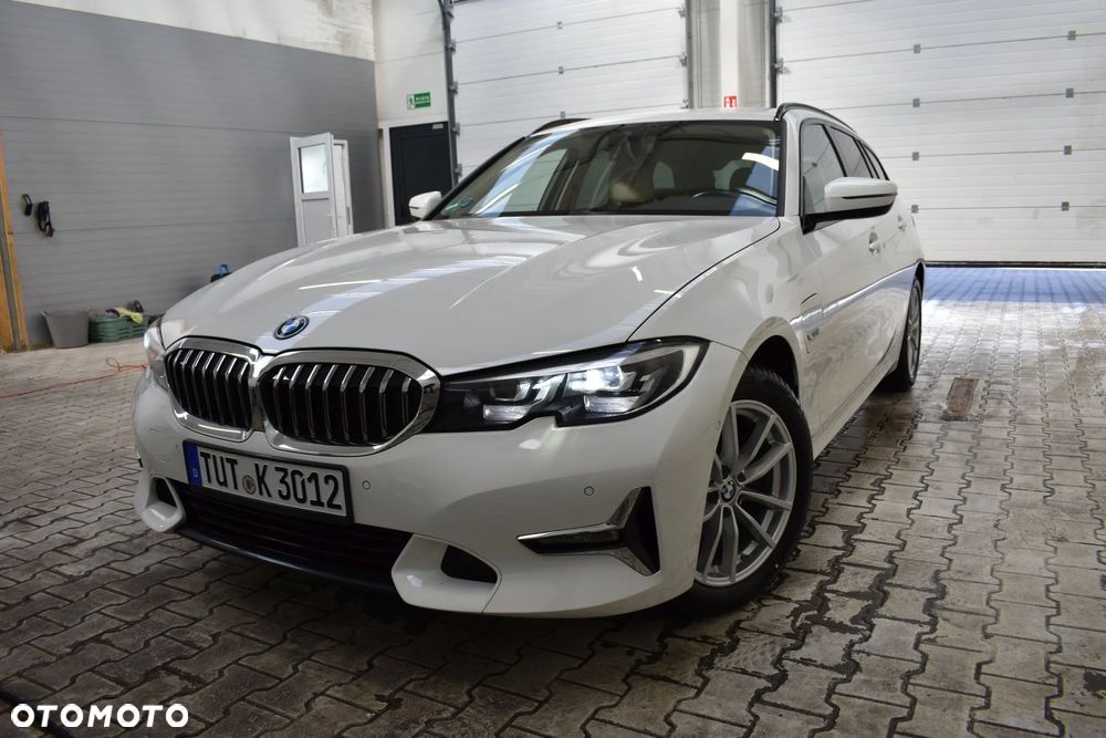 BMW Seria 3 320e Luxury Line - 9