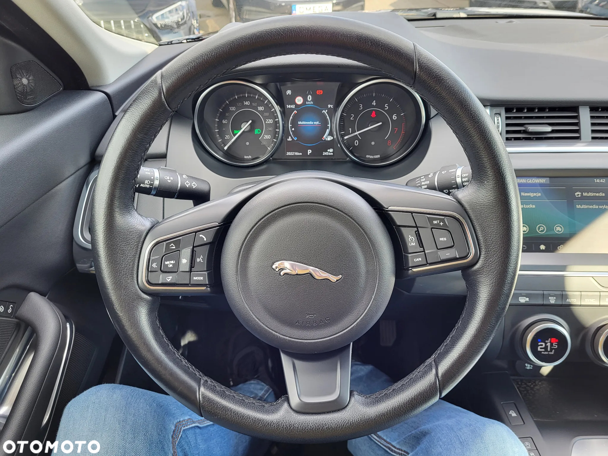 Jaguar E-Pace P200 AWD - 11