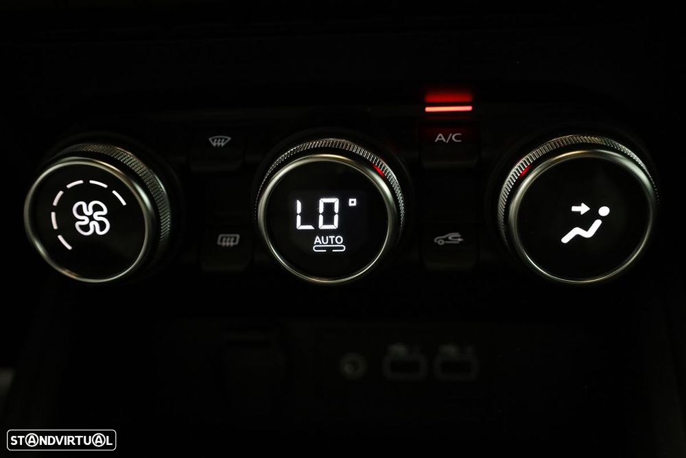 Mitsubishi Colt 1.0 MPI-T Launch Edition - 12