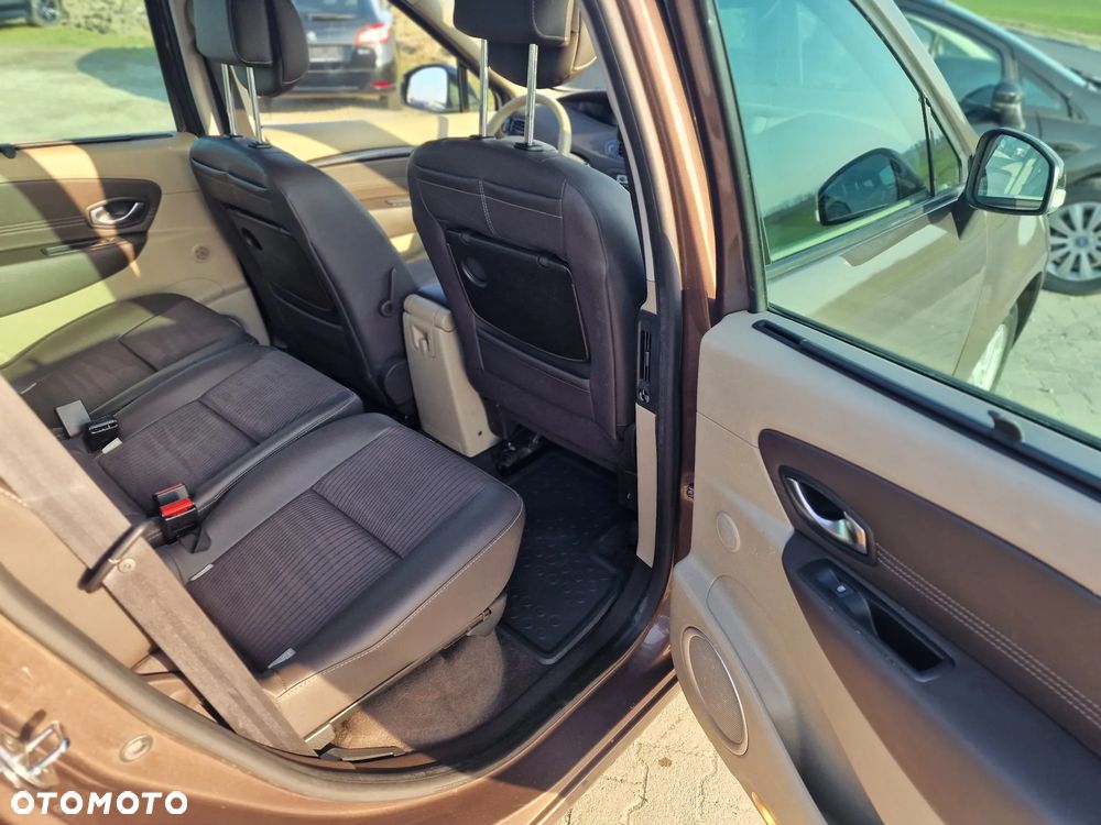 Renault Scenic 1.9 dCi Confort Privilege - 23