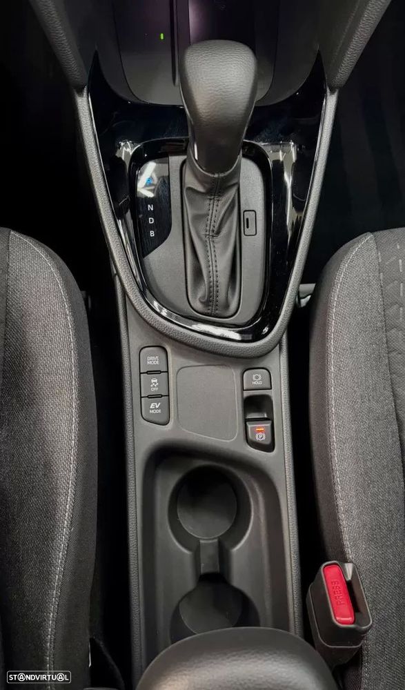 Toyota Yaris Cross 1.5 HDF Comfort - 23