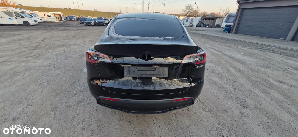 Tesla Model Y Long Range Dual Motor AWD - 4