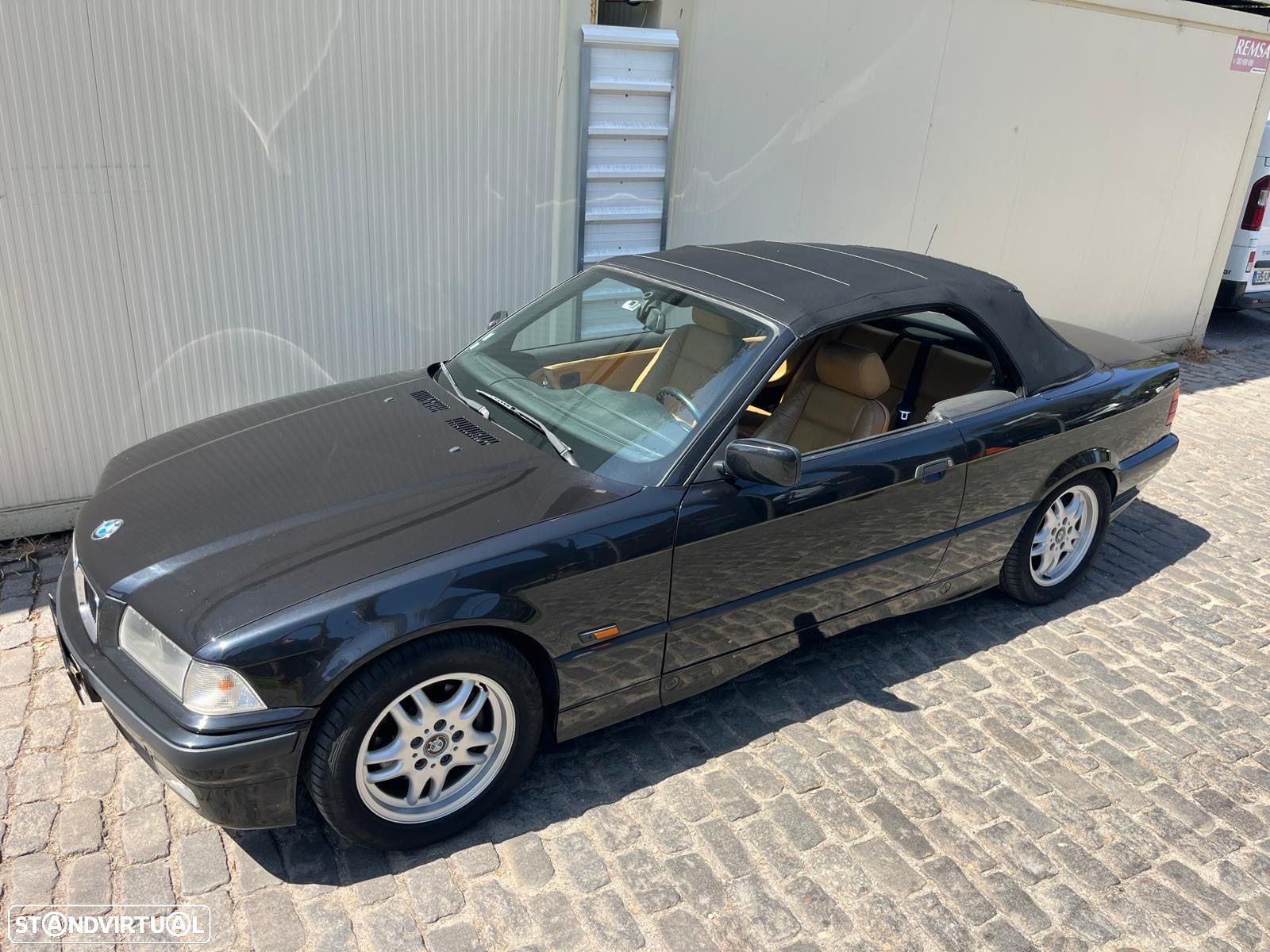 BMW 320 i - 1