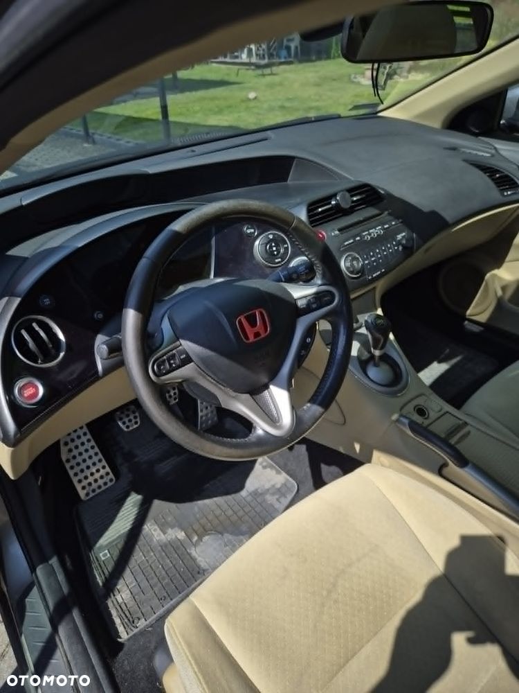 Honda Civic 1.8 Executive - 12