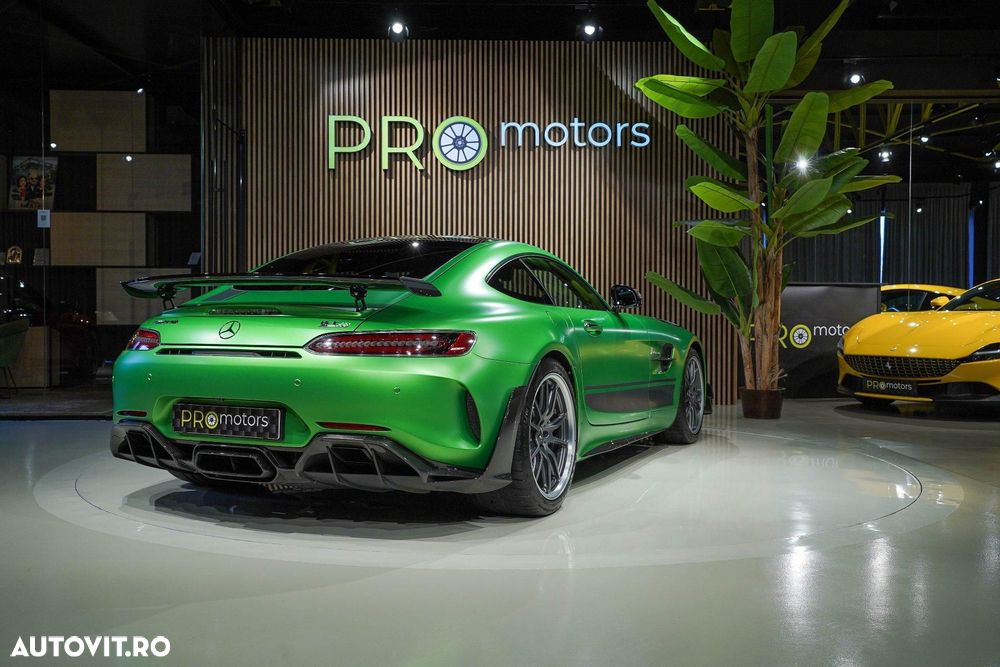 Mercedes-Benz AMG GT R - 11