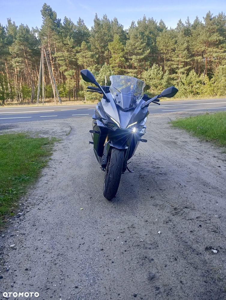 Suzuki GSX 1000 - 5