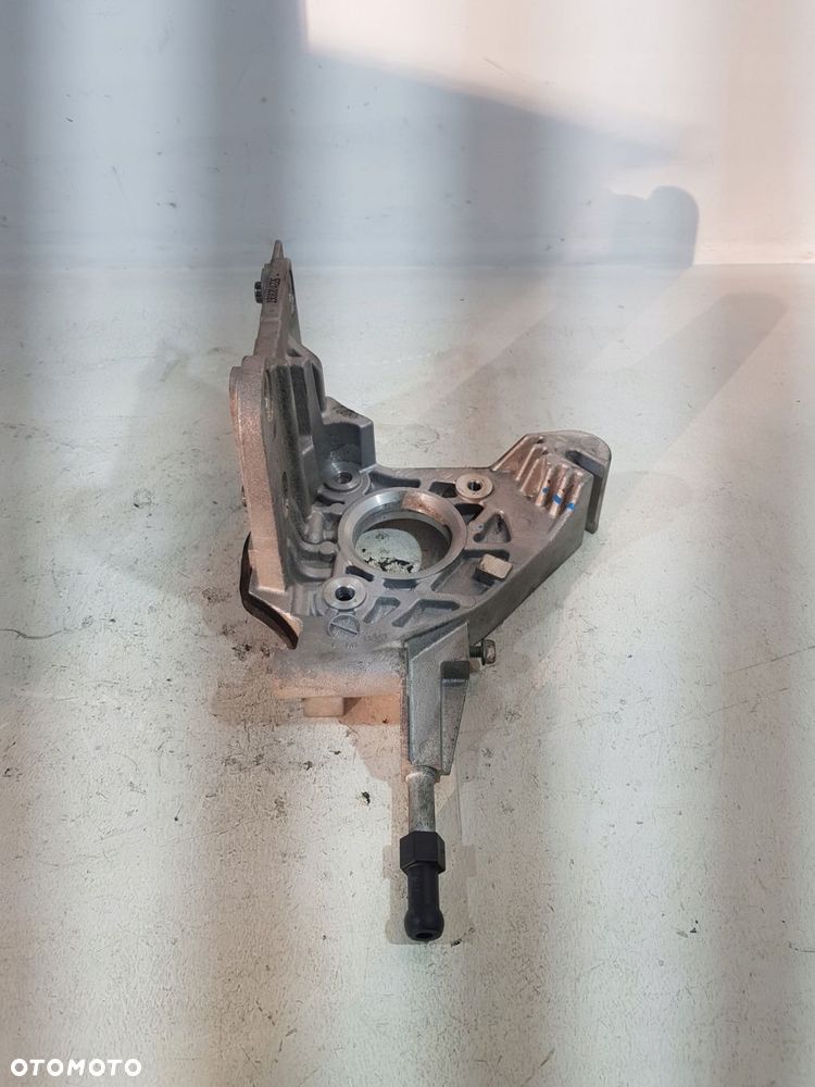 łapa wspornik pompy wtryskowej hyundai i30 kia ceed 1.6 crdi d4fe - 4