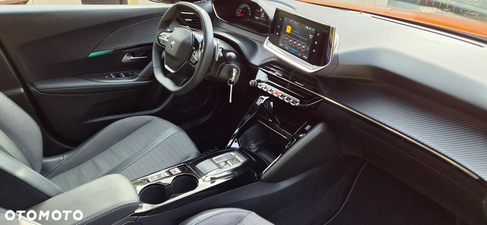 Peugeot 2008 BlueHDi 130 Allure S&S EAT8 - 15