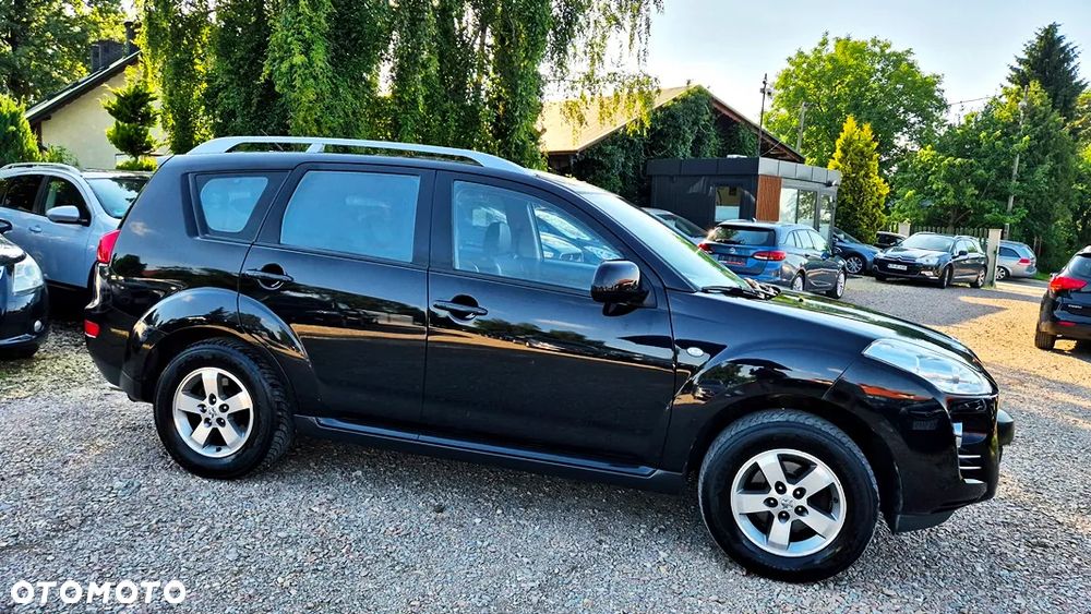 Peugeot 4007 - 8