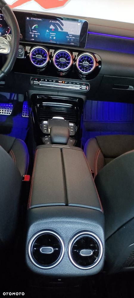 Mercedes-Benz CLA - 10