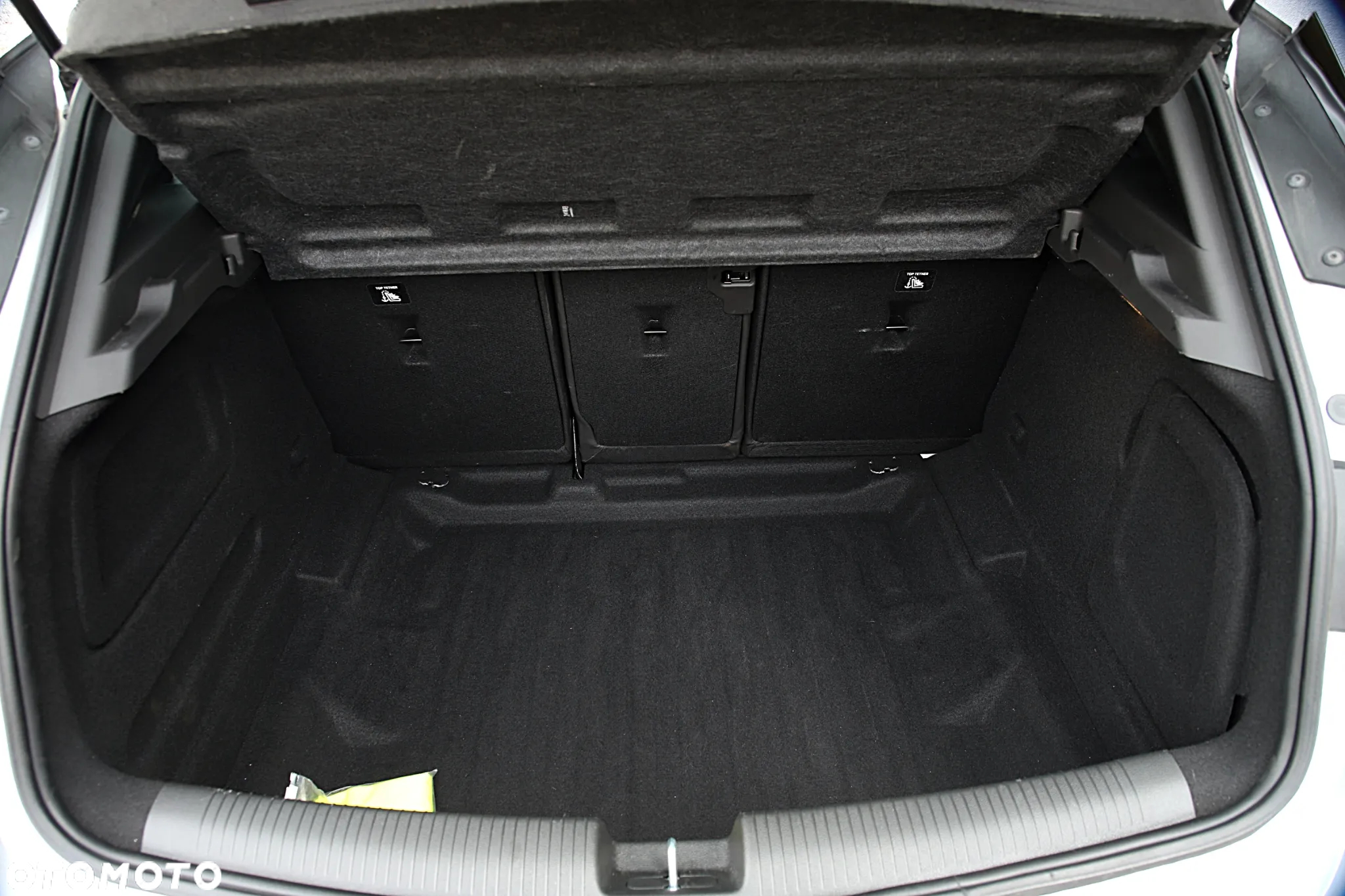 Opel Astra V 1.2 T Elegance S&S - 20