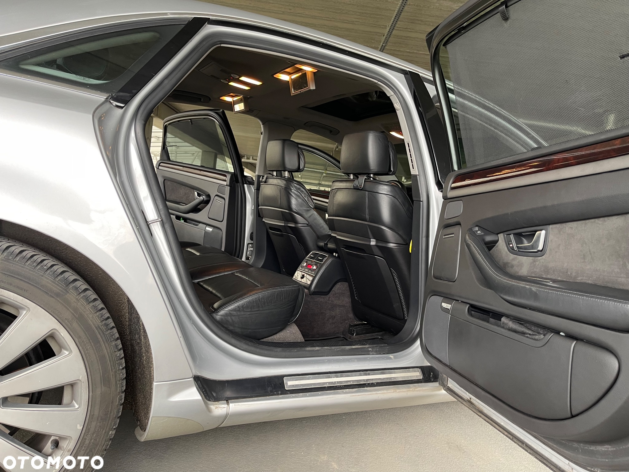 Audi A8 4.2 L Quattro - 40
