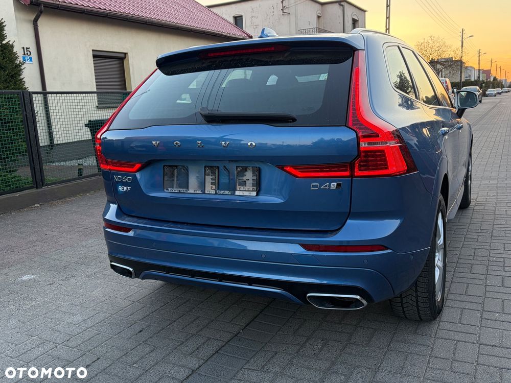 Volvo XC 60 D4 AWD RDesign - 22